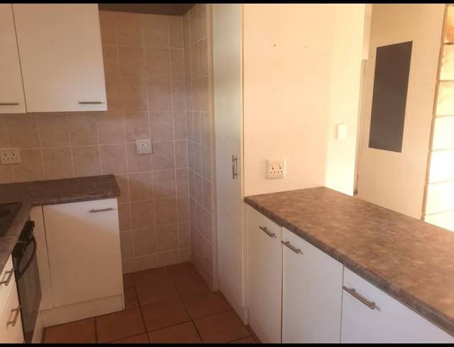 2 BEDROOM APARTMENT FOR SALE IN GEORGE SOUTH